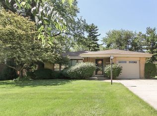 637 W Wing St, Arlington Heights, IL