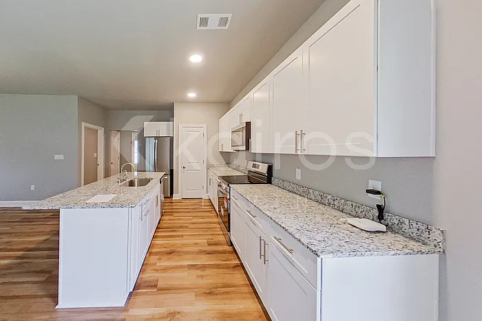 13724 Willowmore Dr — Photo 5
