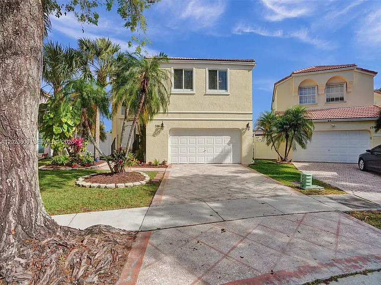 700 NW 158th Ln — Photo 2