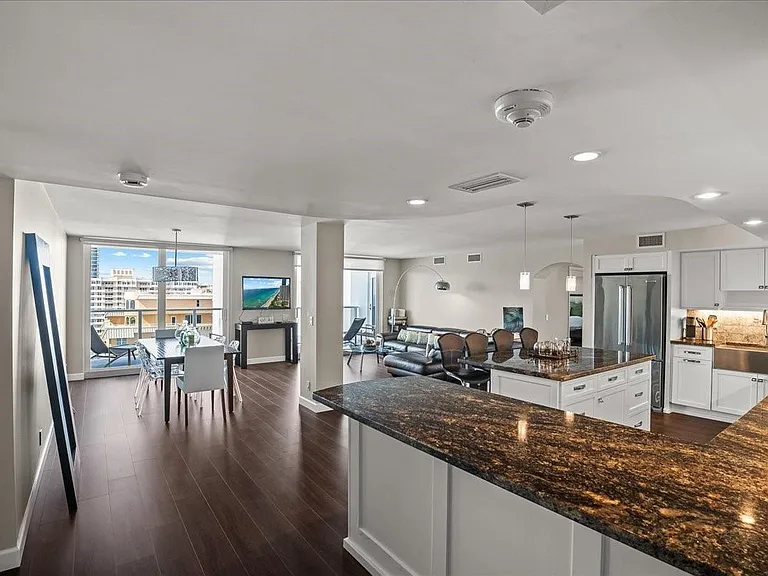 1890 S Ocean Dr #Penthouse 4 — Photo 8