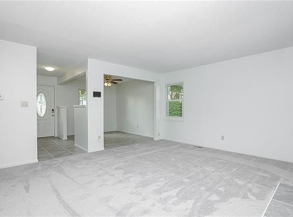 4th image of 16912 E 35th Ter S