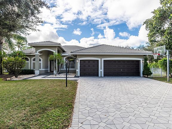 2nd image of 10668 NW 69th Street