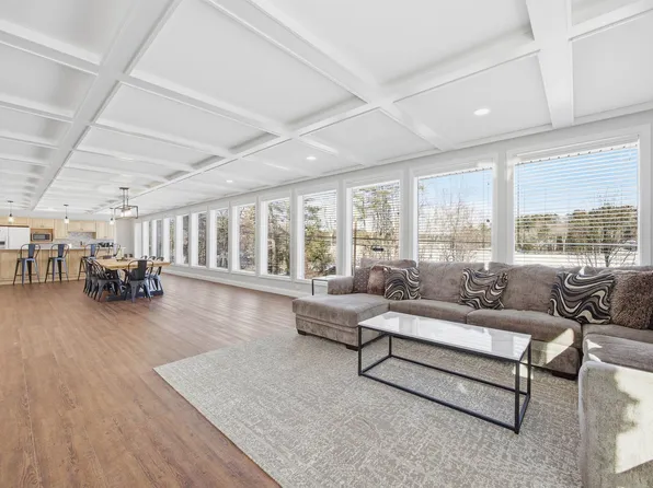 61 Crescent Drive, Barnstead, NH 03225