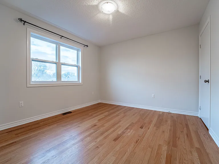 570 Chapel St — Photo 15