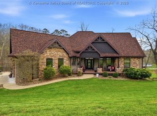 132 Cobblestone Blvd, Scott Depot, WV 25560