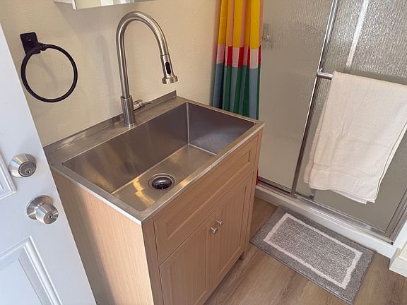 3rd image of 4864 Riding Ridge Rd