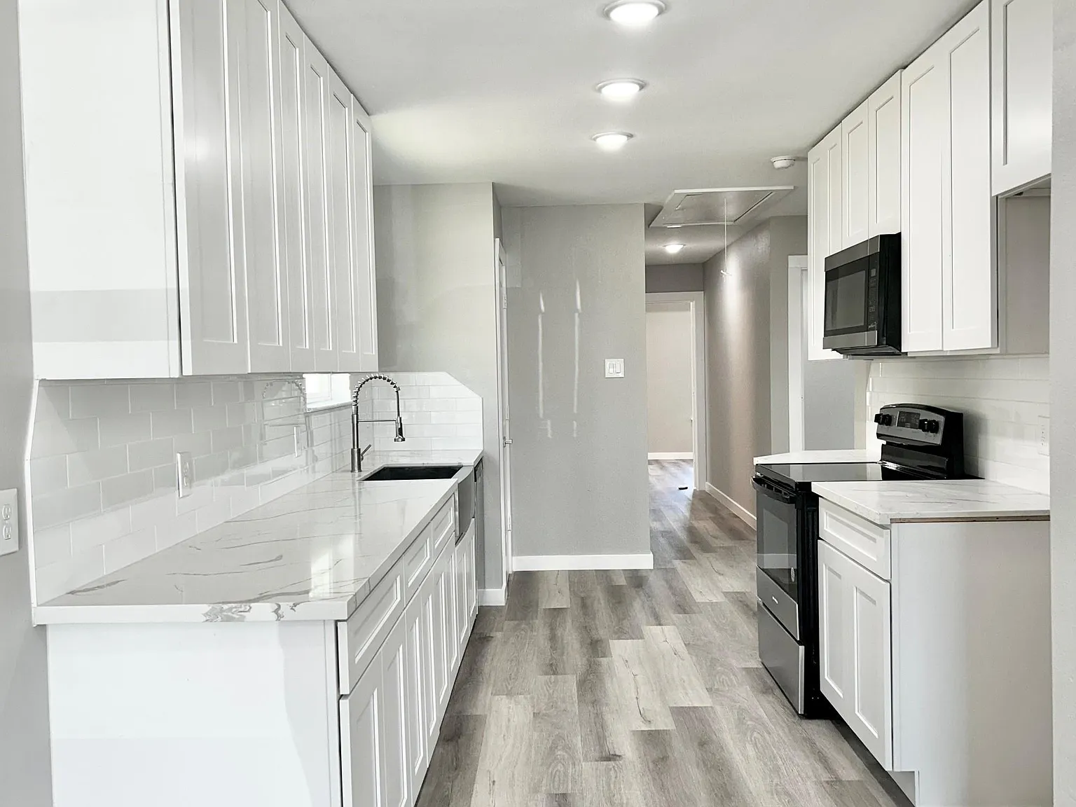 3 bed, 2.0 bath, 1120 sqft, $1,600 — Photo 4