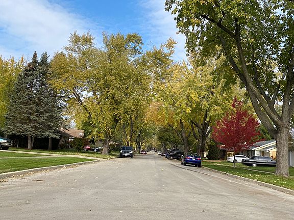 3rd image of 1360 Dakota Dr
