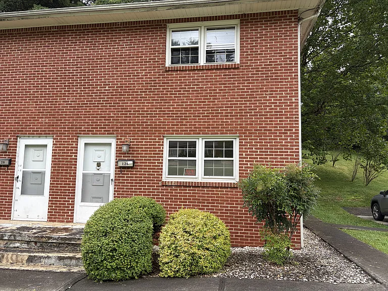 126 Sycamore Dr #126 — Photo 30