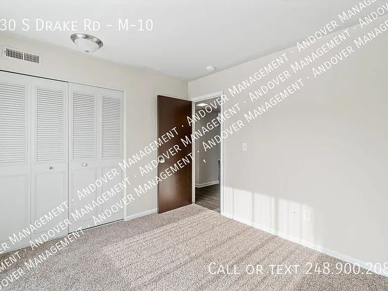 330 S Drake Rd #M-10 — Photo 43