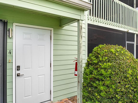 3rd image of 5845 Marina Drive #4