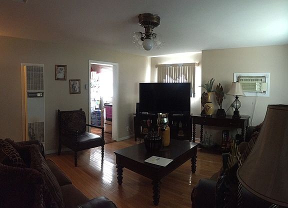 5th image of 10429 Medill Ave