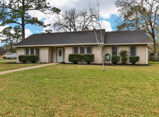 232 Oak Manor Dr, Alvin, TX 77511