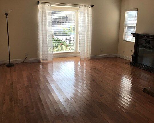 5th image of 2343 30th St