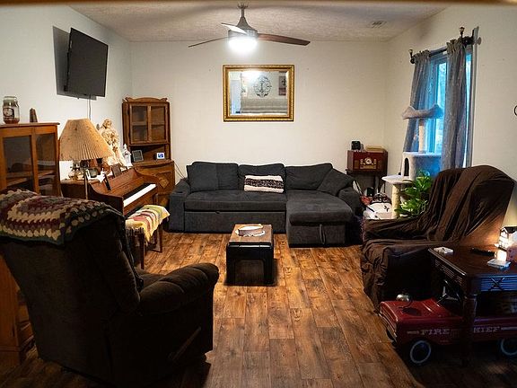 5th image of 2064 Martin St.