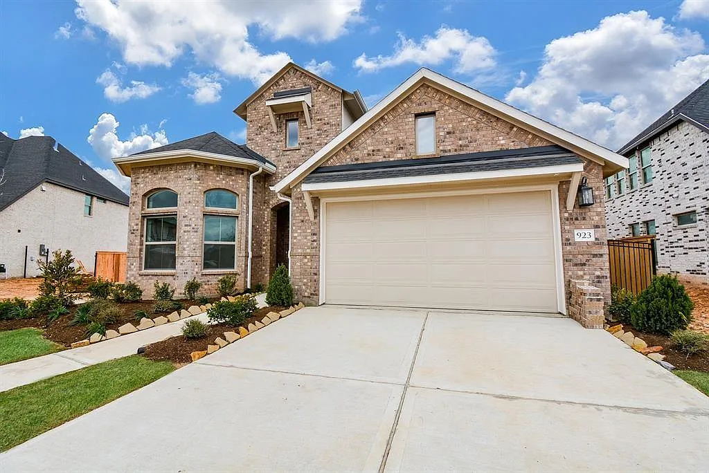 4 bed, 3.0 bath, 3122 sqft, $3,450 — Photo 2