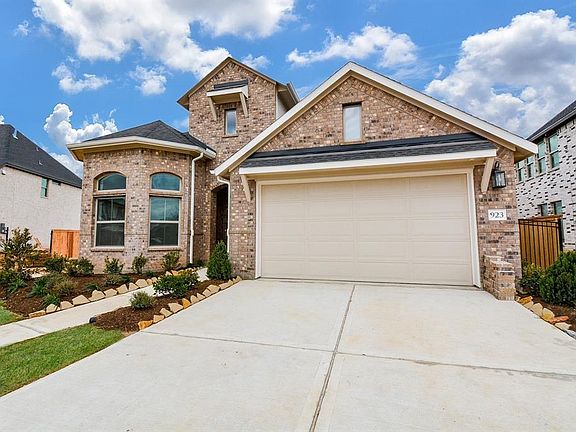 2nd image of 923 Orange Zest Ln