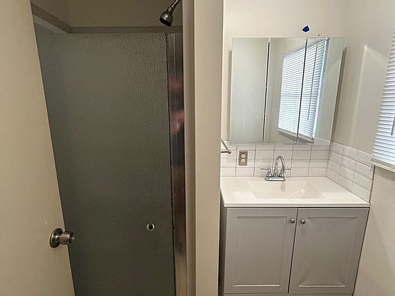 5th image of 3119 Pipkin Ln Unit B