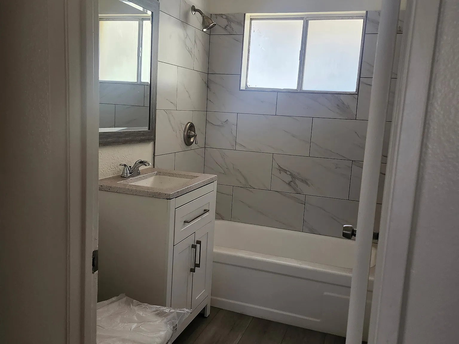 2 bed, 950 sqft, $2,050 — Photo 4