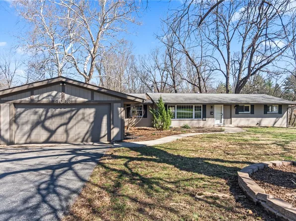 4096 Woodedge Dr, Bellbrook, OH 45305