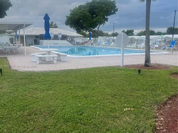 2501 W Golf Blvd APT 128, Pompano Beach, FL 33064