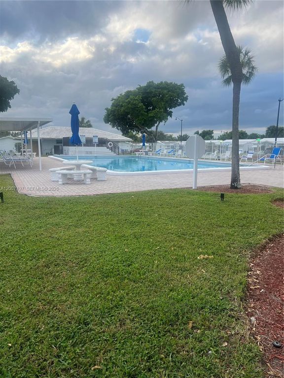 2501 W Golf Blvd APT 128, Pompano Beach