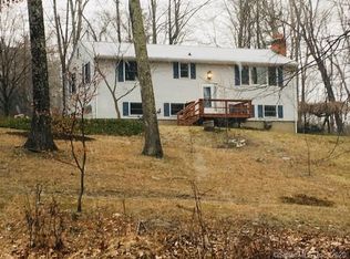 8 Old Lantern Rd, Danbury, CT 06810