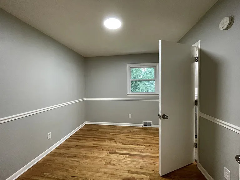 5900 Edgewood Ave — Photo 4