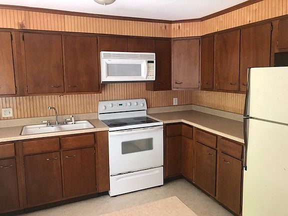 3rd image of 231 Mount Martha Dr