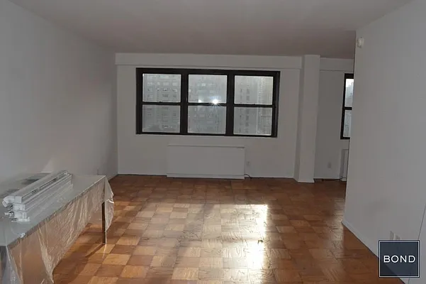 Rented by Bond New York | media 5