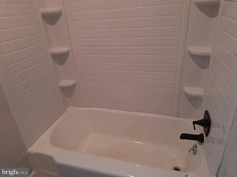 5235 Oxford Ave #3F — Photo 6