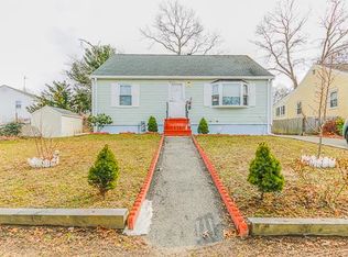 8 Sarah St, Randolph, MA 02368