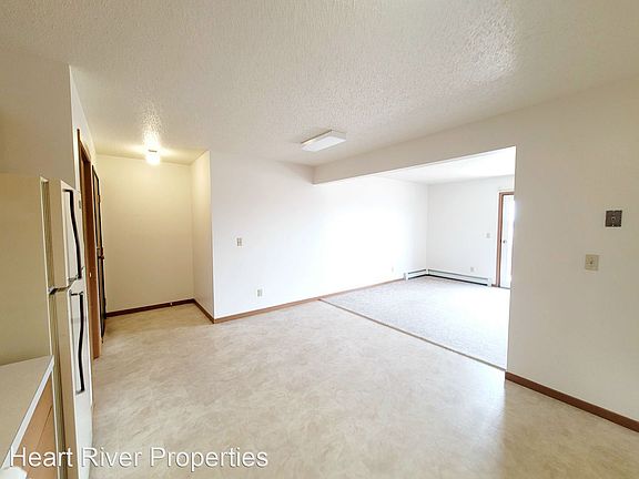2nd image of 1678 Prairie Ave APT 16