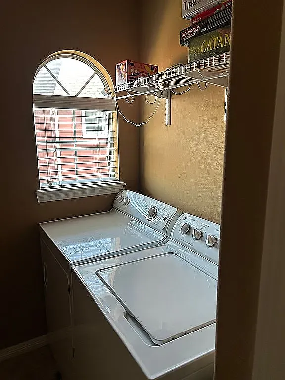 2 bed, 1082 sqft, $1,395 — Photo 2