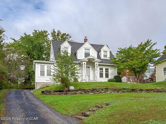 2nd image of 26 Harris Hill Rd