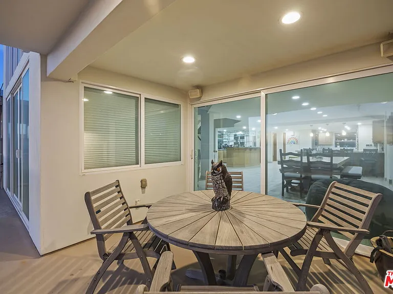1005 Ocean Dr — Photo 9