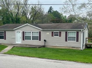 403 SE 1st St, Paoli, IN 47454