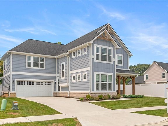 4th image of 402 Park Creek Ln