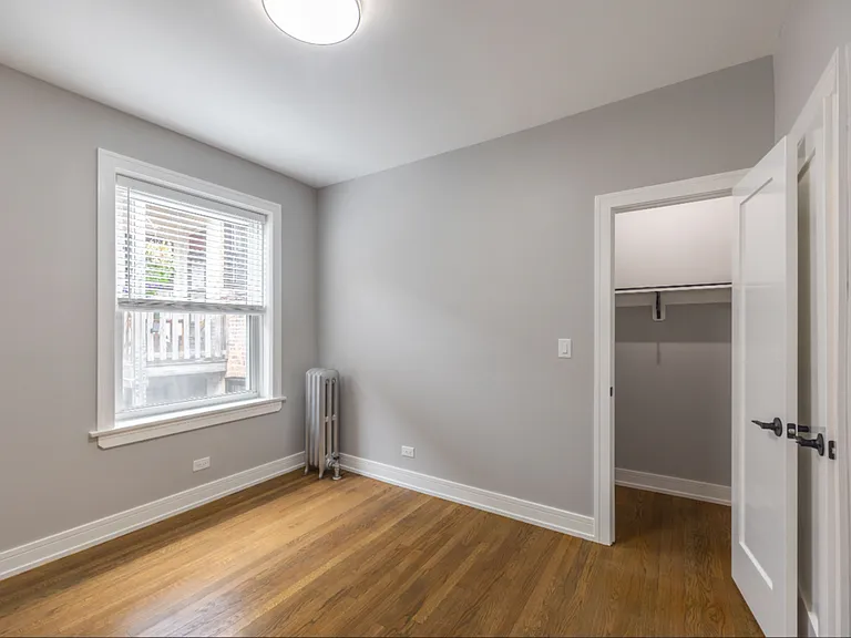 1644 W Rascher Ave — Photo 9