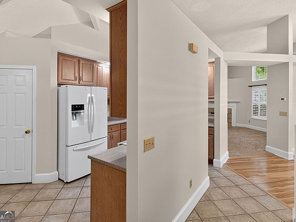 4th image of 1667 Pondside Dr