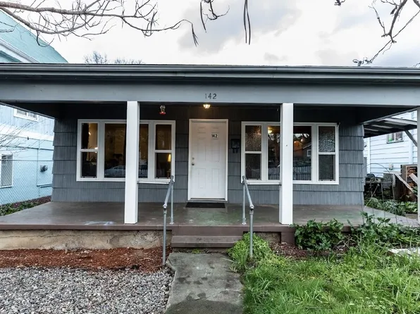 142 SE Miller Ave, Roseburg, OR 97470