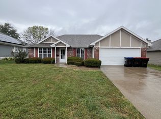1007 Foxridge Dr, Warrensburg, MO 64093