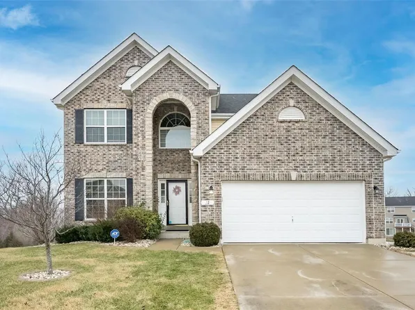 32 Peruque Manor Cir, Wentzville, MO 63385