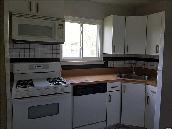 4th image of 744 Deer Park Ave APT 5C