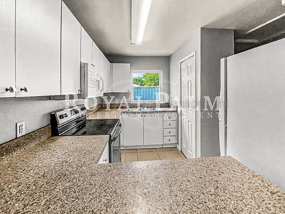 3rd image of 1321 SE 8th Ave #4
