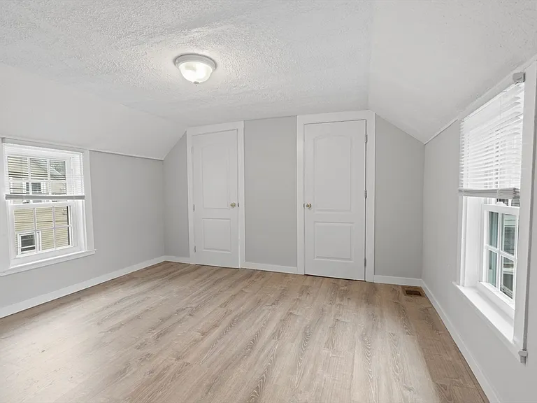 95B N Main St #B — Photo 21
