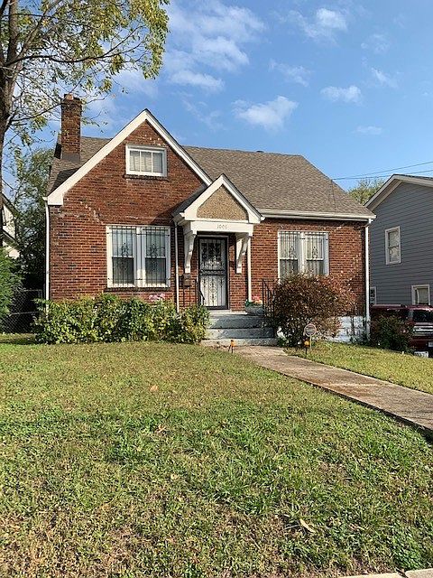 1st image of 1008 Lawrence Ave