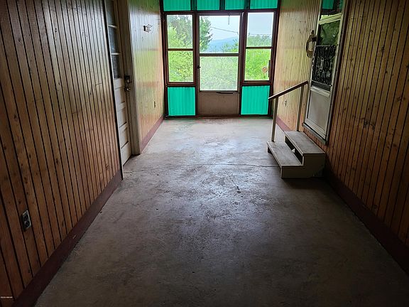 3rd image of 321 Tallman Ave S
