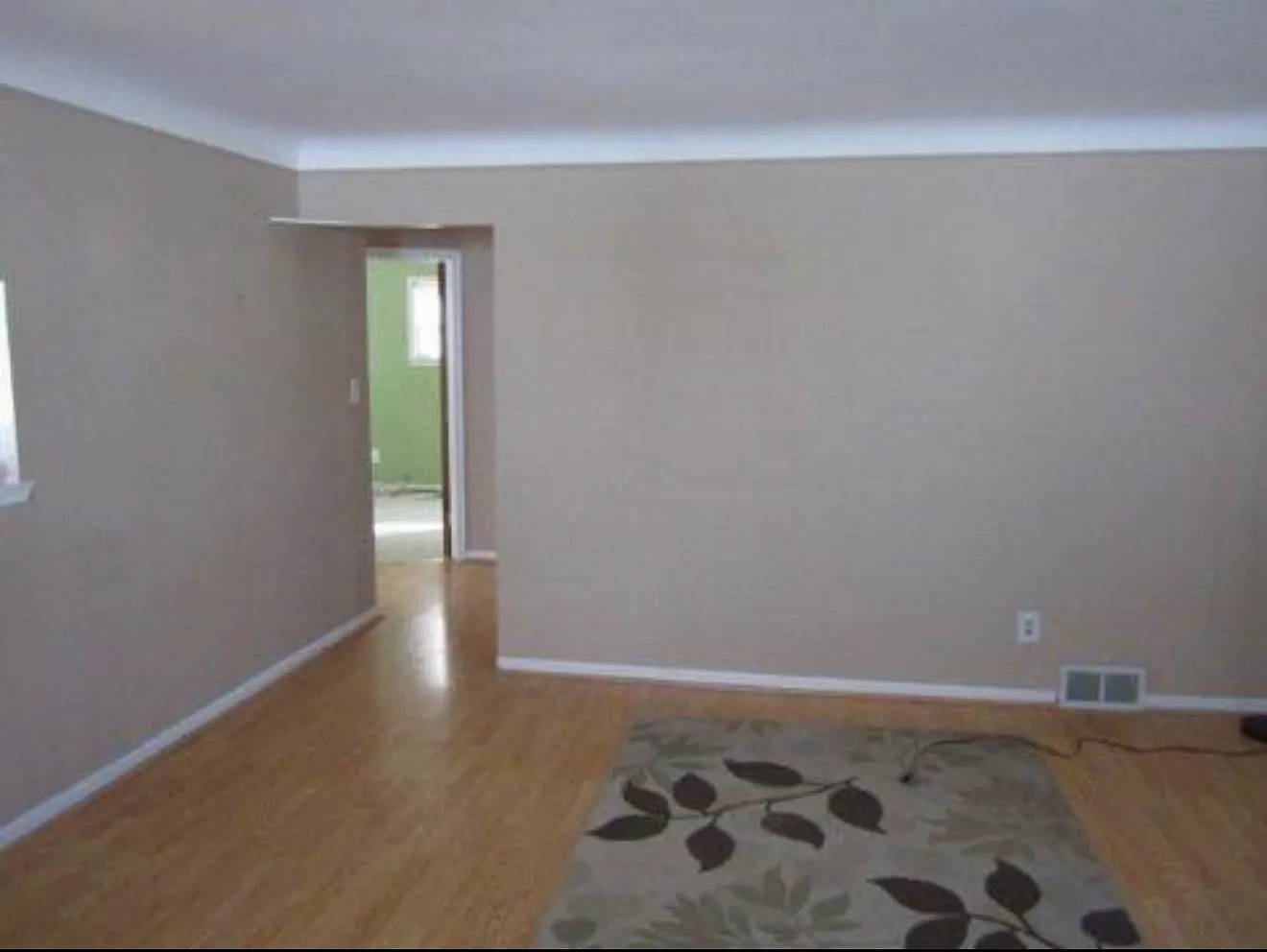 3 bed, 1.5 bath, 1049 sqft, $1,500 — Photo 3