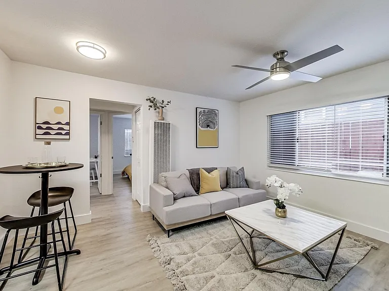 Palmcrest — Photo 12